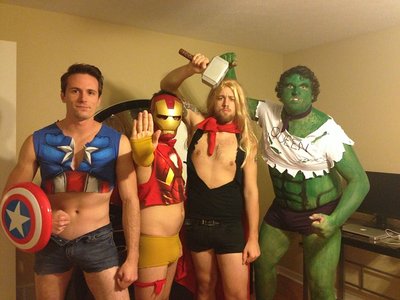 cosplay-male-superhero-costumes-designed-like-female-superheros-021.jpg