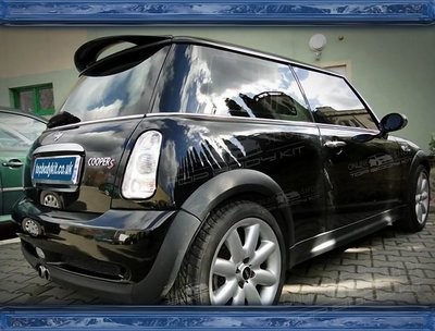 mini-cooper-roof-spoiler-b_133124.jpg