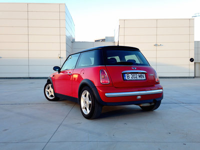 MINI Cooper (source - ThrottleChannel.com) 05.JPG