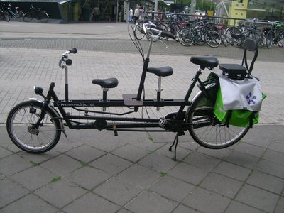 bicla  de trei.JPG