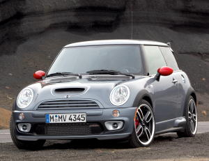 2006_mini_cooper_s_with_john_cooper_works_gp_kit.jpg