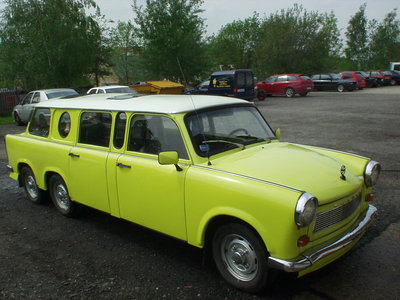 Trabant_Limousine_front_corner1.jpg