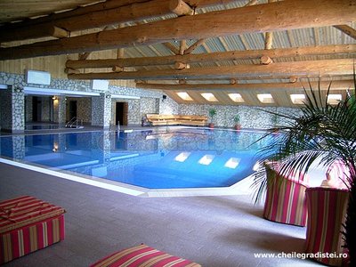 cheile-gradistei-fundata-piscina.jpg