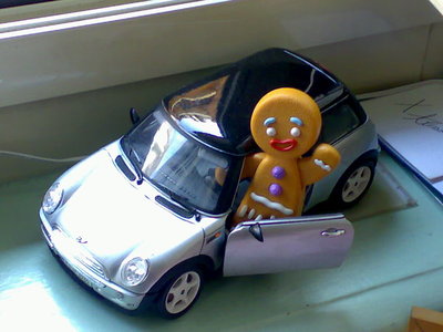 Gingerbread_Man_in_Mini_Cooper_by_london_dream.jpg