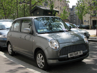 daihatsu_trevis_2.jpg