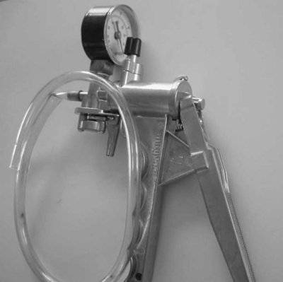 Pompa manuala de vacuum.jpg