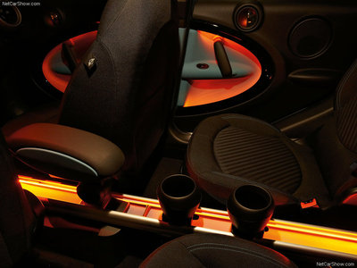 Mini-Countryman_2011_800x600_wallpaper_2f.jpg