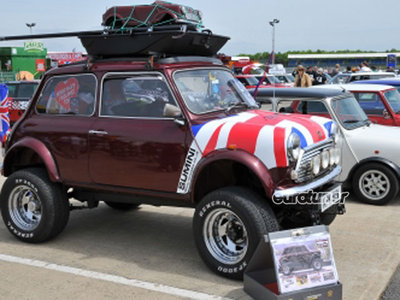 eurp_0906_11_z+mini_united_festival+old_off_road_mini.jpg