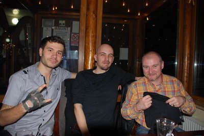 eu cu manusile lu' Liviu...Bad to the bone