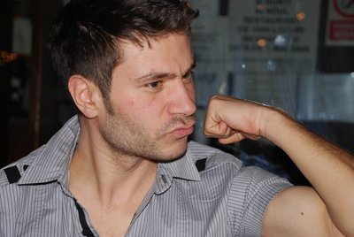 Face Luk nishte poze...n-ai treaba