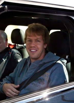 Sebastian-Vettel-mini-countryman-3.jpg