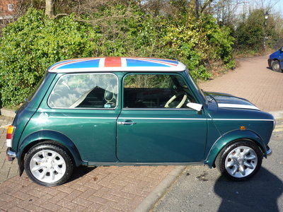 mini-cooper-only-13000-miles-1.jpg
