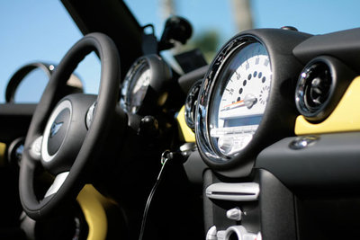 21-09-mini-cooper-s-convertible_580op.jpg