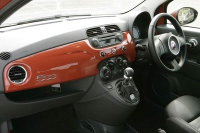 Fiat500int_L_700.jpg