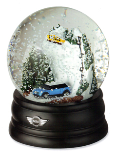 minisnowglobe2004.jpg