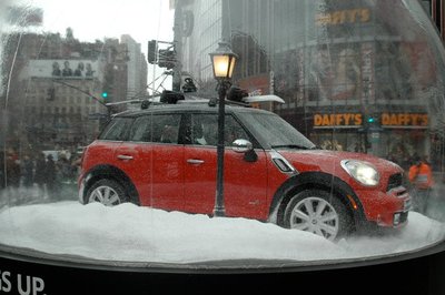 MINI Countryman Life-Size Snow Globe (4).jpg