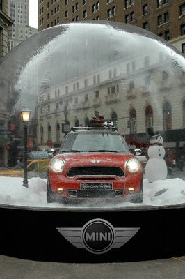 MINI Countryman Life-Size Snow Globe (3).jpg