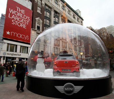 MINI Countryman Life-Size Snow Globe (2).jpg