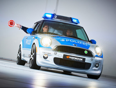 TUNE_IT_SAFE_Police_E-MINI_by_AC Schnitzer_front_03_300.jpg