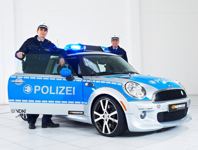 TUNE_IT_SAFE_Police_E-MINI_by_AC Schnitzer_front_07_300.jpg