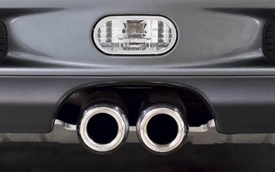 112_0504_03z_2003_Mini_Cooper_S_Exhaust_View.jpg